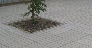 Качественная тротуарная плитка серого цвета в Каменске-Уральском в октябре