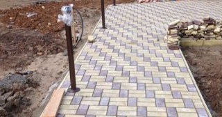 Укладка тротуарной плитки под ключ в Каменске-Уральском в октябре
