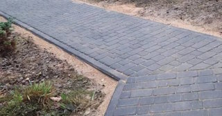 Укладка тротуарной плитки на основание в Каменске-Уральском в октябре