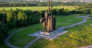 Благоустройство памятников в Каменске-Уральском от 957 руб. – компания ТротуарнаяПлитка
