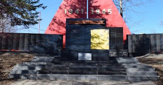 Профессиональное благоустройство памятников в Каменске-Уральском в октябре